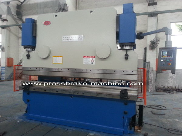 Mechnical Sheet Metal Press Brake 250T E21 NC System Regulacja gięcia