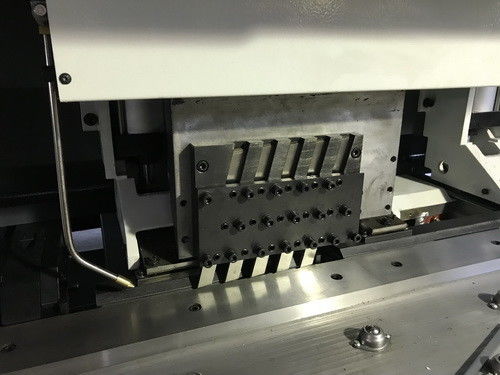Maszyna CNC do rowkowania 2-osiowa 2-osiowa 2 m / min. Do rowkowania CNC z blachy trapezowej