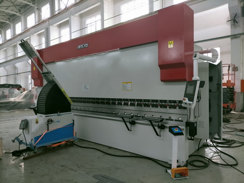 Najnowsze blogi firmy Tabela doboru prasy krawędziowej CNC (Przewodnik po porównaniu modeli)