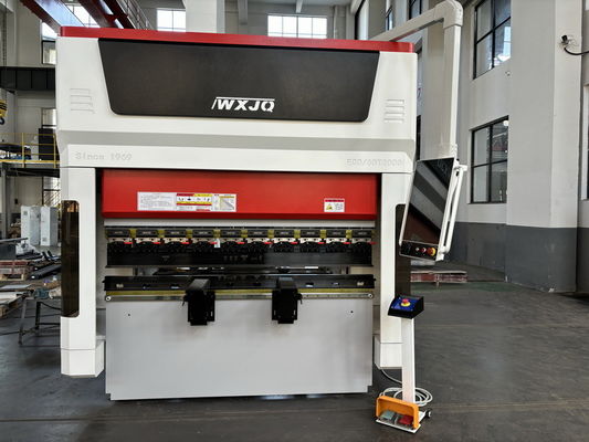 Nowy typ 60T CNC Servo Press Brake 2m Długość Stolik roboczy z gięciem 2,5 mm ze stali nierdzewnej