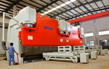 kupować Elektryczny 380V / 50hz Ciężki słup mastu z synchronizowanym gięciem CNC Tandem Press Brake online manufacture