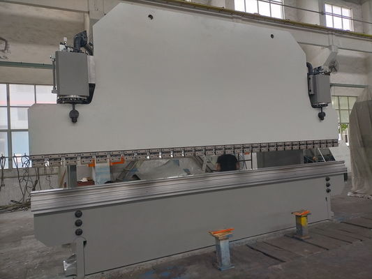 kupować Giętarka hydrauliczna CNC o nacisku 5000 kg z długością gięcia 6000 mm i maksymalnym kątem gięcia 175° do przemysłowego formowania metali online manufacture