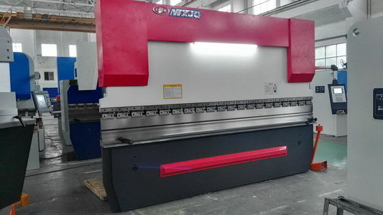 kupować Fabryka pras krawędziowych CNC 130 ton Prasa mechaniczna do formowania blachy online manufacture