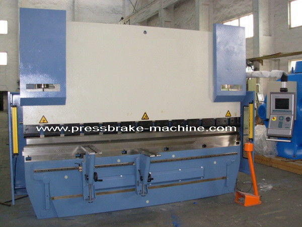 Płytka stalowa CNC Hydraulic Press Brake Bending Machine 130T