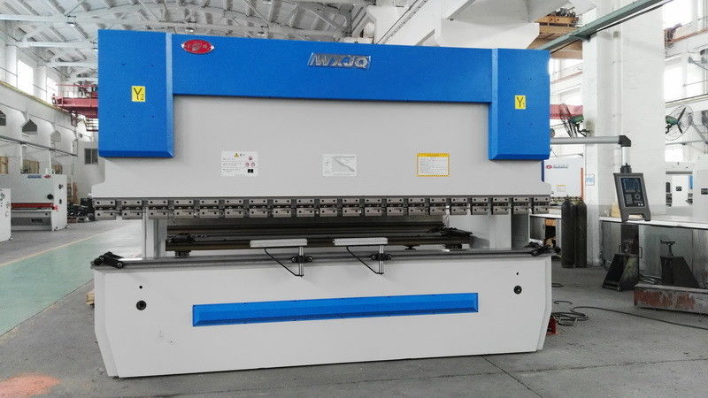 4M Długości blachy metalowej CNC hydrauliczne Prasowanie hamulca Przetwarzanie stali typu kanału C