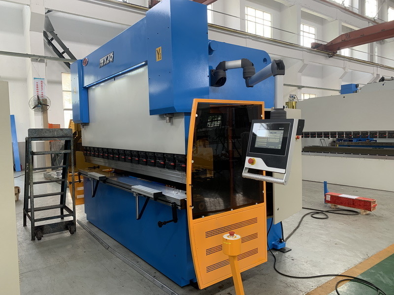 135T Mechaniczna CNC Hydraulic Press Brake Machine 3200mm Długość gięcia