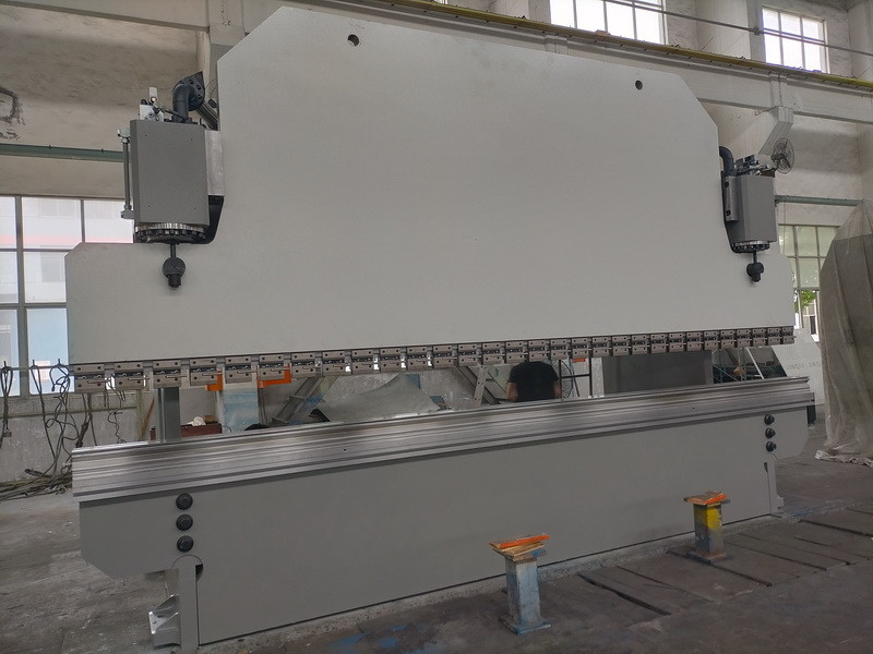 600T CNC hydrauliczne hamulce prasowe długość 14m do gięcia i formowania arkuszy metalowych