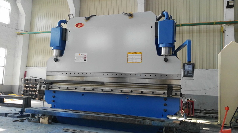 500T Siła CNC hydrauliczne hamulce używające na metalu Fabrykacja, fabryki samochodowe