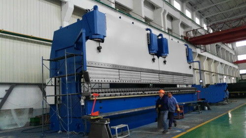 Szybkość 1500Tony CNC Tandem Prasowa Maszyna hamulcowa 400mm Uderzenie 300mm Otwarta wysokość