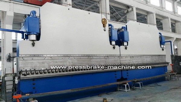 Szybkość 1500Tony CNC Tandem Prasowa Maszyna hamulcowa 400mm Uderzenie 300mm Otwarta wysokość
