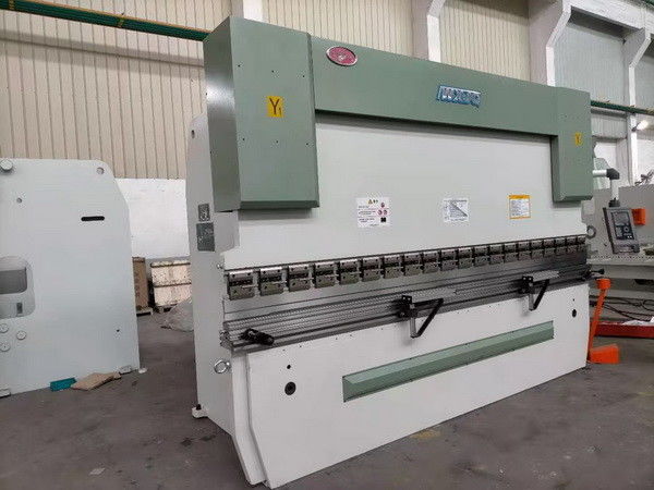 125T Siła CNC hydrauliczne hamulce WE67K125/3200 Do produkcji metalu