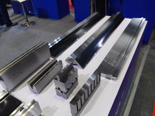 Dwa V dolne gniazdo hydrauliczne prasowe narzędzia hamulcowe 42CrMo obróbka cieplna HB300-350