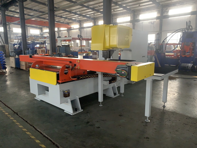 Prasa mechaniczna CNC o grubości 3 mm Proces 40-stopowej płyty ściennej kontenera