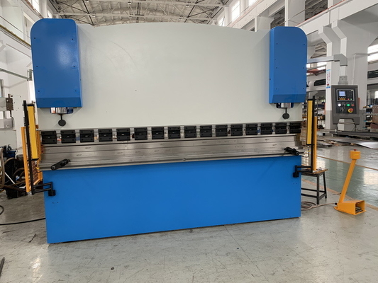 125T WE67Y Hydraulic Press Brake Kapacity 130T Metal Sheet Forming Machine