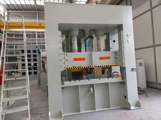 315t Rozciąganie hydraulicznej prasy wykrawającej 24,5 mpa